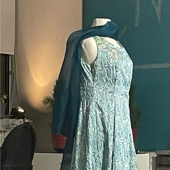 Vintage VOLUP  1950s1960s Brocade tea-length dress. - Picture 6 of 9